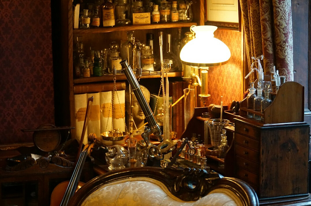 store detective in action