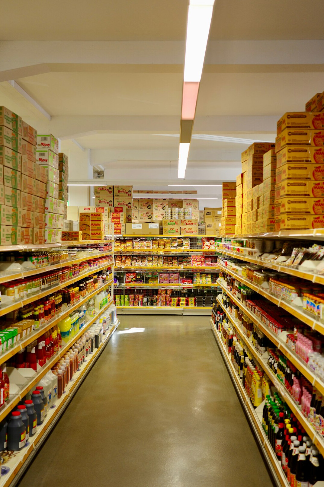 police in supermarket